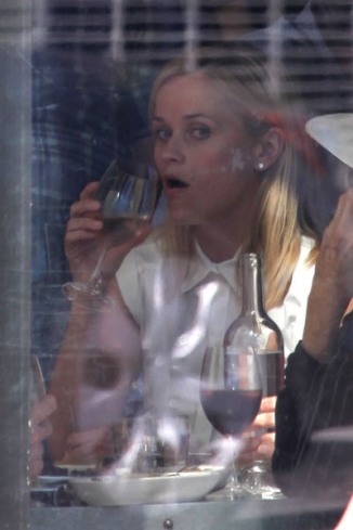 Reese Witherspoon 06 in the Bar None (AlKHall Bar None)